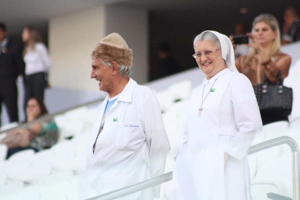 padre rosalvino e irma gema - Visita Presidente Dilma ao Estadio Itaquera dia 08_05_2014 - Carol
