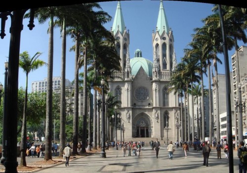 No dia 18 de junho, professores, funcionários e alunos da USP fizeram um ato público na Praça da Sé para mostrar à população os motivos da greve