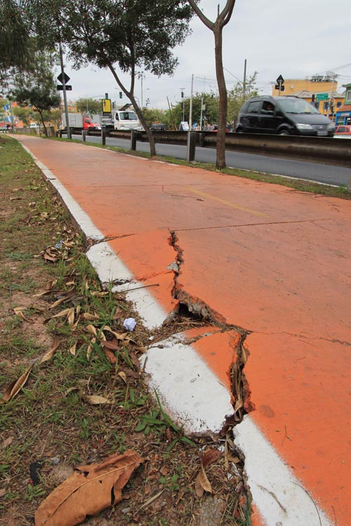 Apesar das melhorias e pequenos avanços em relação à sinalização, ainda é preciso muito trabalho no sentido de melhorar e conservar a ciclovia