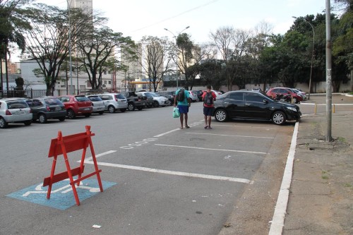 A área de estacionamento da Rua Canuto de Abreu terá patins, skates e bicicletas