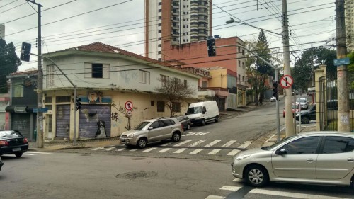 Um quarteirão abaixo, semáforo também será ligado na Rua Pedreira de Freitas