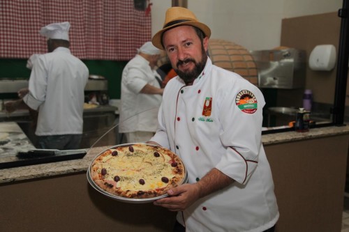 Fabio Metta é formado pela Escola Italiana de Pizzaiolo