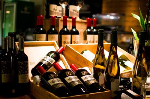 Os vinhos têm atenção especial, com quase 800 rótulos de excelente qualidade